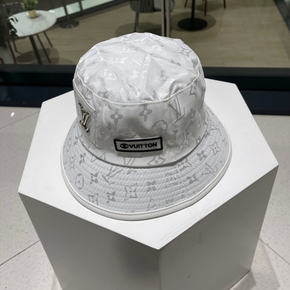 Louis Vuitton® Dailygram Bucket Hat White. Size M in 2023