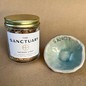 Smudge Kit - Sacred Light With Hand-Made SANCT Burning Pot (Palo Santo, Sage, Frankinscense, etc.)