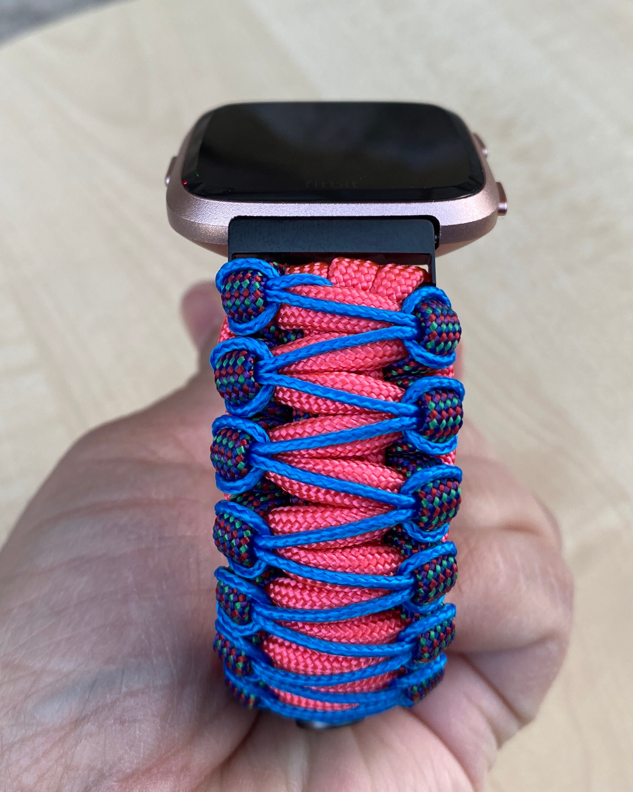 Fitbit versa deals paracord band