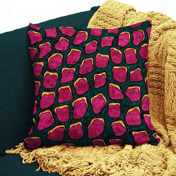 Housse coussin magenta et jaune, housse carrée imprimée avec motif animal abstrait, décoration colorée pour fauteuil ou canapé maximaliste