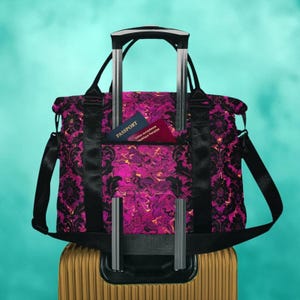 Jaskraworóżowa torba podróżna z pokrowcem na wózek, dziewczęca torba weekendowa z uchwytami i paskiem, kolorowa torba pod siedzenie dla nastolatki