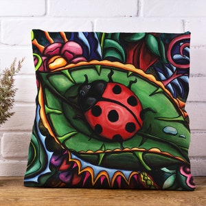 Bonita funda de almohada decorativa con diseño de mariquita, funda de almohada con diseño de insectos brillantes y naif para jardín, para una decoración colorida de guardería o habitación infantil sin distinción de género