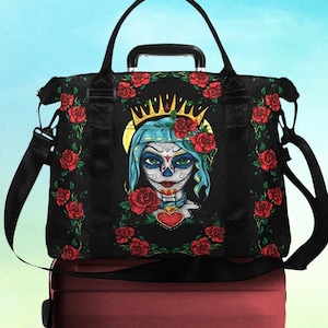 Santa Muerte Reisetasche, Reisetasche für Frauen mit Griff Riemen und Trolley Sleeve, Floral Sugar Skull Reisetasche mit goth roten Rosen