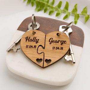 Llavero personalizado con forma de corazón de roble, nombre y fecha, San Valentín, regalo para parejas, día en que nos conocimos, quinto aniversario de madera, para él y para ella