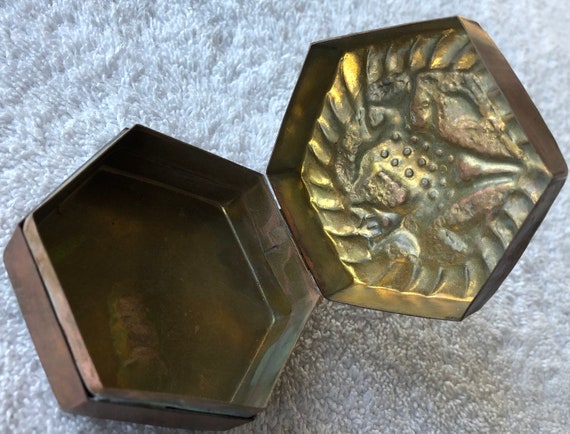 Hexagonal brass trinket box - image 3