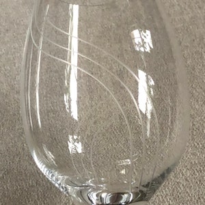Stimas tall twisted stem cabernet glass