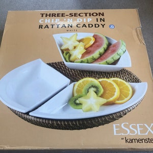 Kamenstein Three-Section chip&#39; n dip in Rattan caddy, new