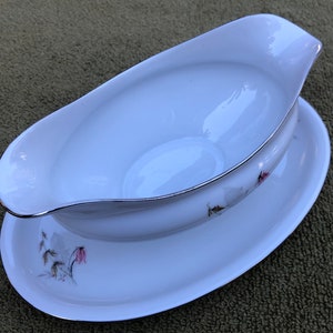 Royal Duchess Bavaria gravy boat with attached underplate