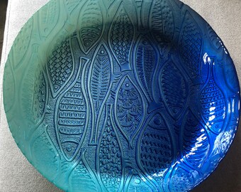 Blended blues round glass fish platter