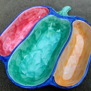 Alcobaca Bell Pepper shape 3 part serving dish