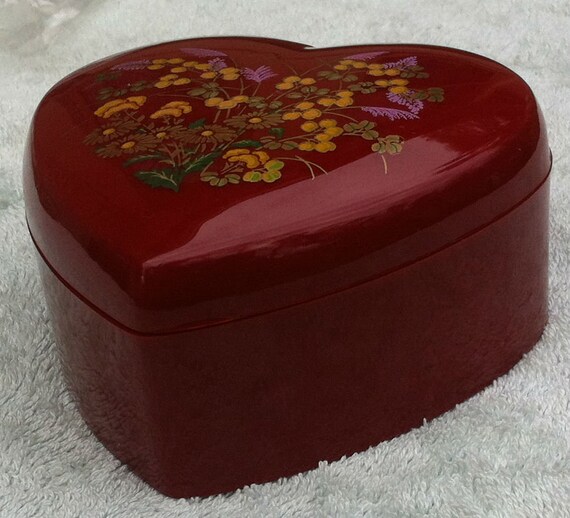 Set of three (3) heart shaped nested trinket boxes - image 1