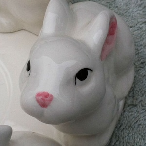 Ron Gordon Designs circle of six rabbits ceramic collectible