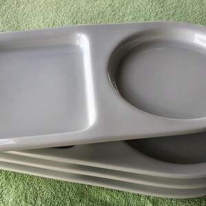 BIA 2 partition porcelain snack plates (4)