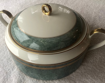 Oscar de la Renta Fine Ivory Jade Florentine casserole pot and lid