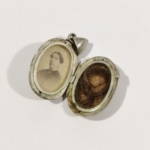 pendant medallion relic