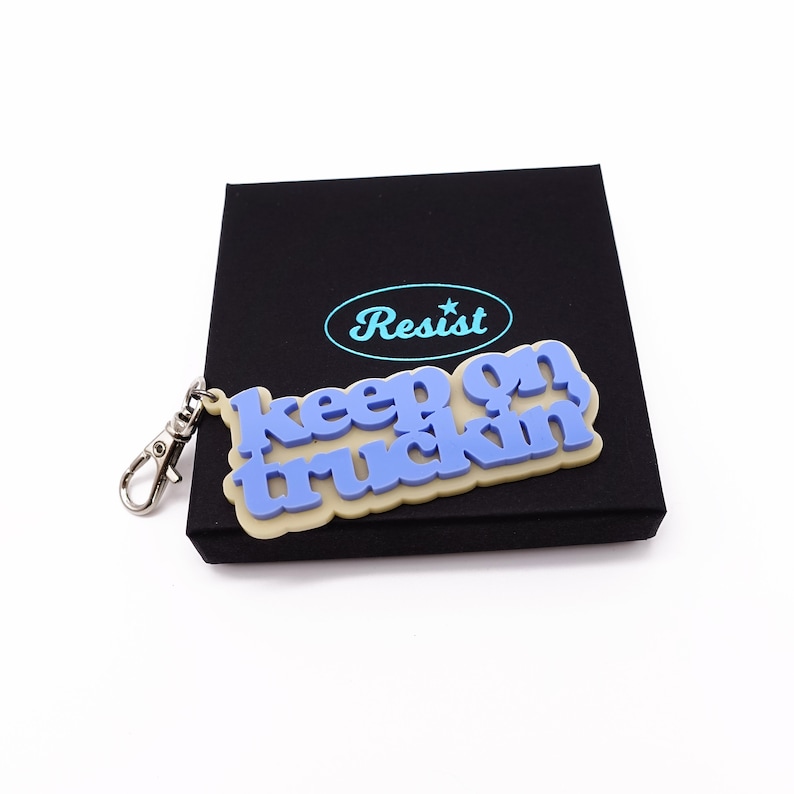 Keep on Truckin/' zipper pull
