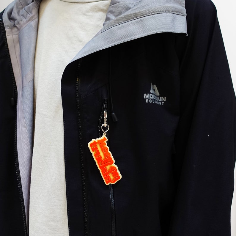 Keep on Truckin/' zipper pull