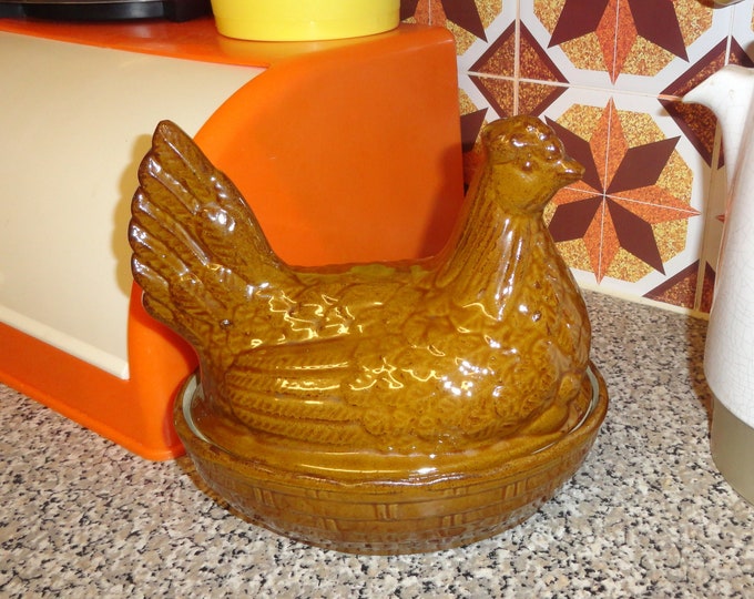 Vintage large Moira Stoneware handcrafted brown glazed chicken hen egg holder. Made in England.