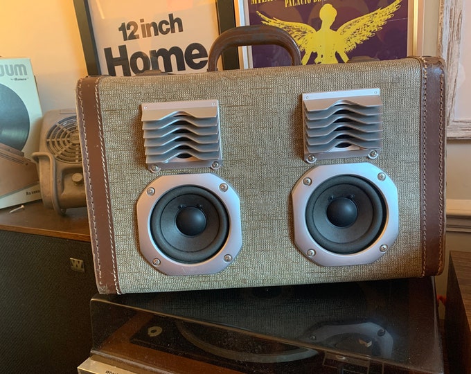 Vintage suitcase bluetooth speaker boombox