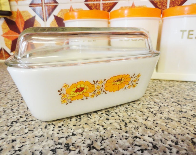 Retro Pyrex - Triangular Dish with Lid, Sunflower Design, 1960/70's Pyrex, Small Triangular Casserole, English Milk Glass, Retro Kitchen