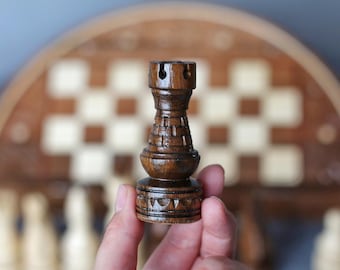 Jogo de xadrez de madeira maciça, peças de xadrez de madeira feitas à mão, bordo e nogueira, peças e estojo esculpidos à mão
