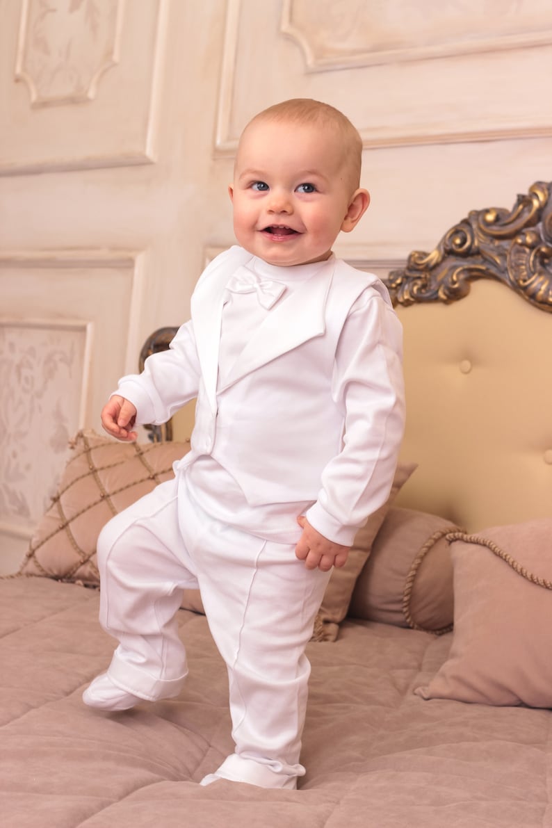 Fête tenues de baptême 100% naturelles bio pour garçon personnalisées, Bebe costume à manches longues tout blanc fait à la main image 1