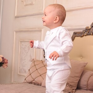 Fête tenues de baptême 100% naturelles bio pour garçon personnalisées, Bebe costume à manches longues tout blanc fait à la main image 4