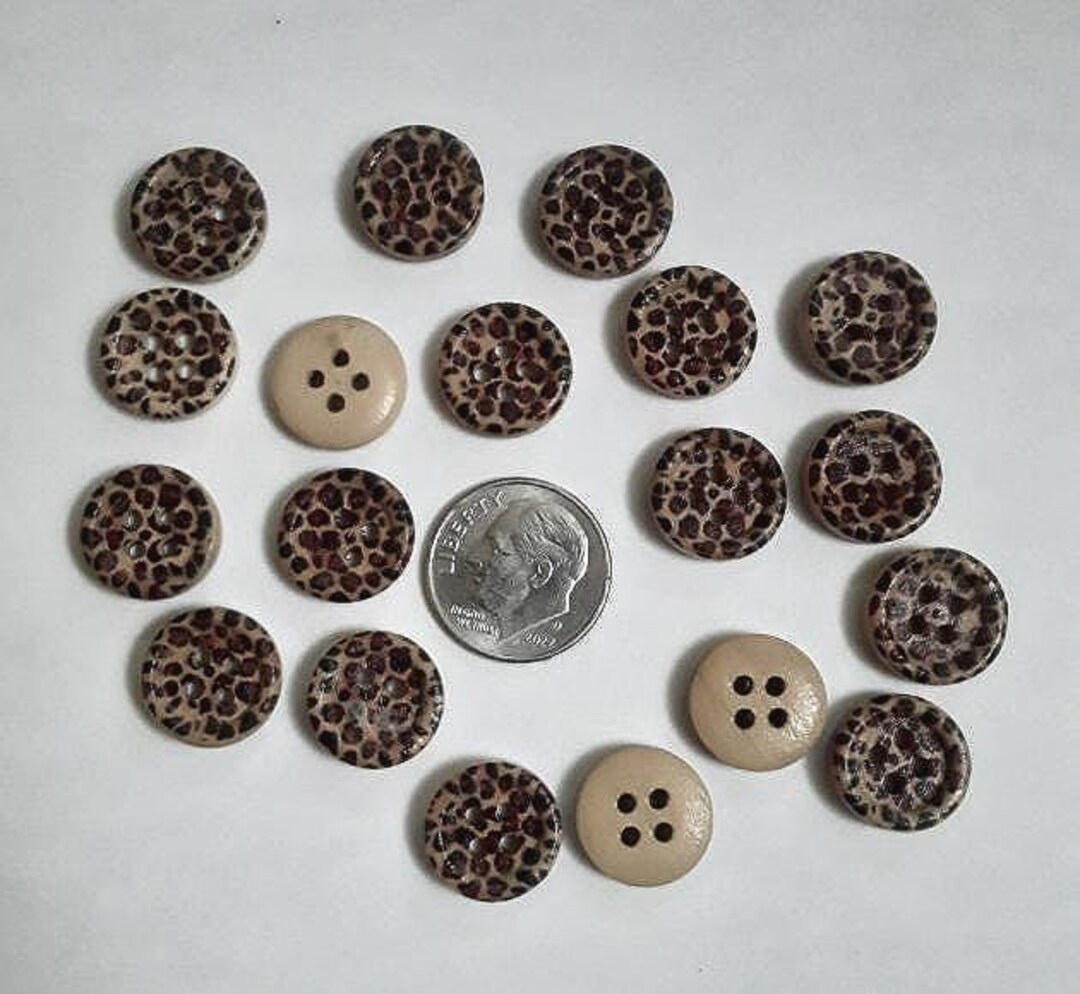 Pack of 20 LEOPARD PRINT 4-hole Wood Ring Buttons 1/2