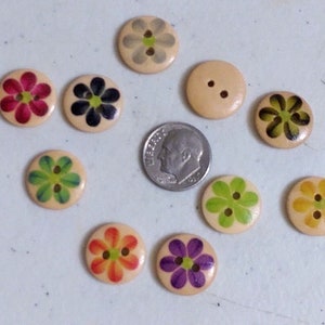 Pack of FLOWER PATTERN 2-hole Wood Buttons 5/8&quot; (15mm) Scrapbook Craft (9007)