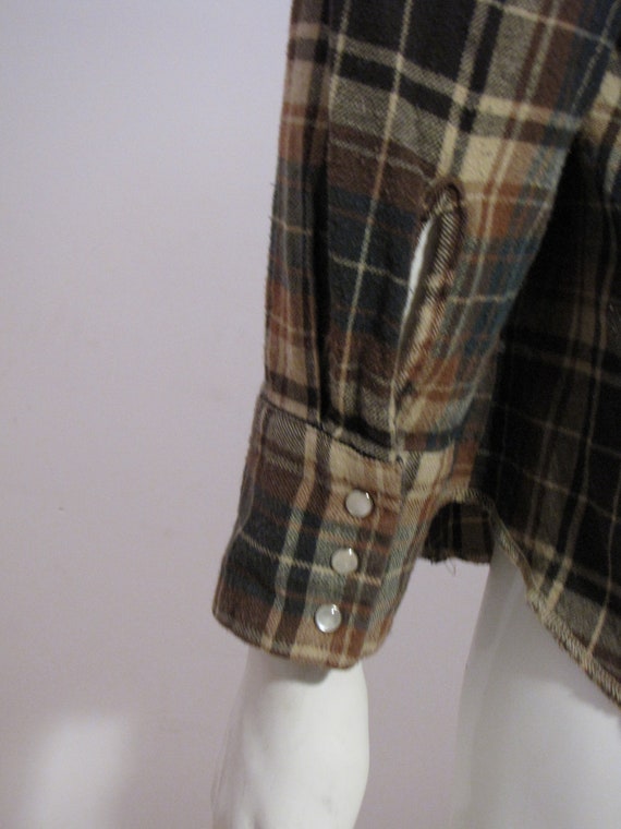 Vintage Wrangler – Plaid brown & brown with white… - image 4