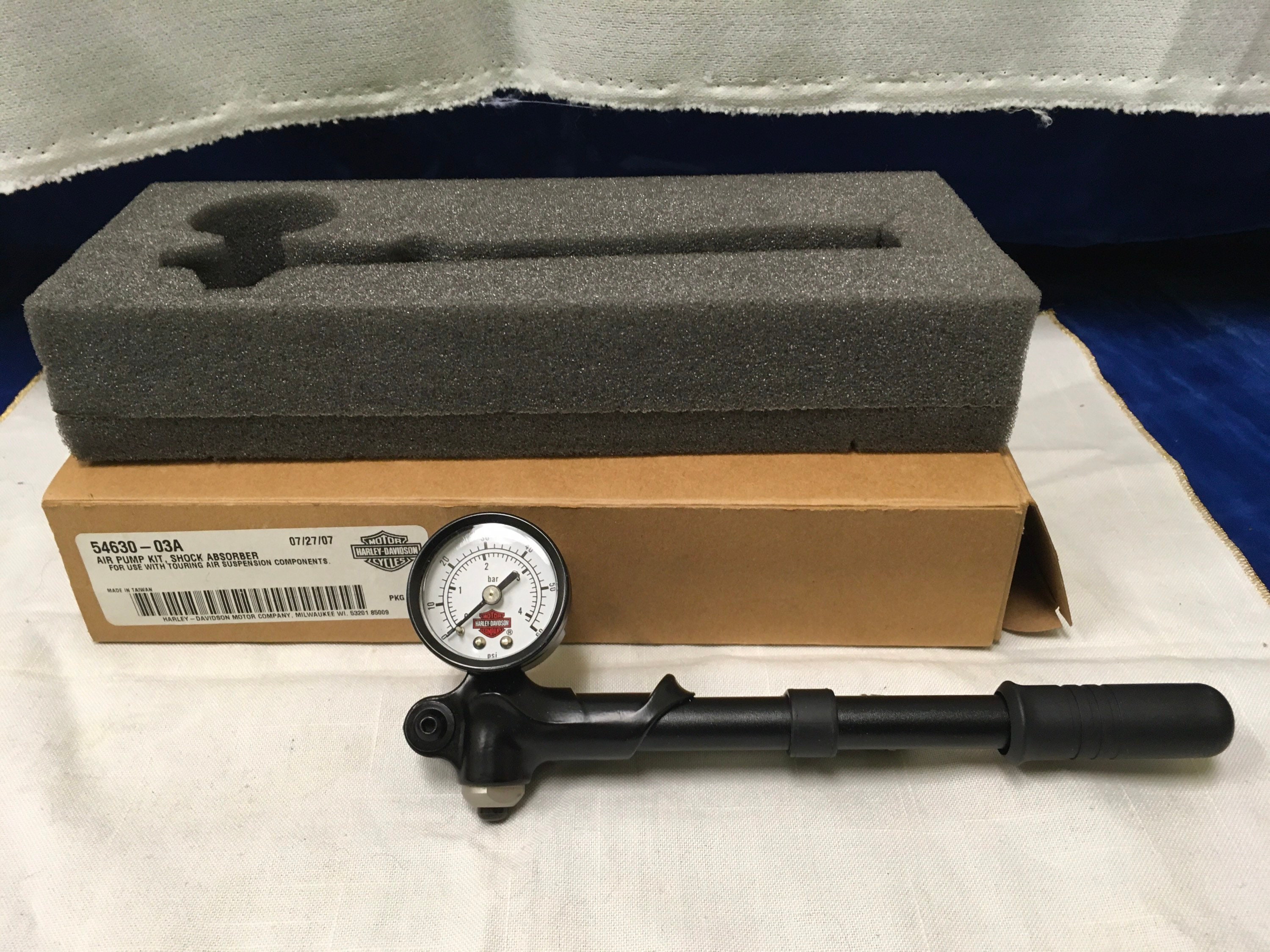 Harley davidson Air Pump Kit With Gauge Shock Absorber in Box