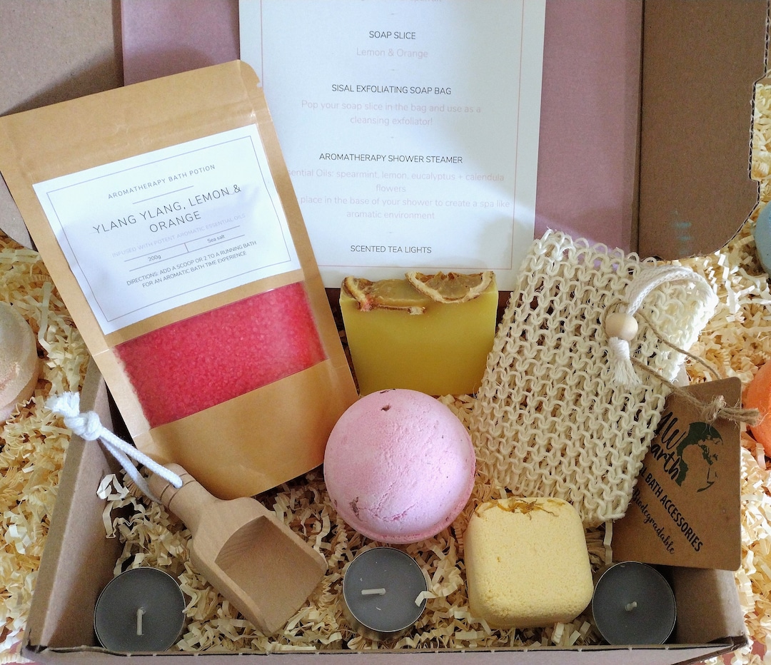 Bath & Shower Spa Kit Gift Set Hamper. Bath Bomb, Shower Steamer, Bath Salts, Handmade Soap