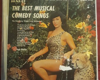 Betty PAGE, Bunny Yeager / Vinyl Record The Best Musical Comedy Songs LP 1957 HALO 50245
