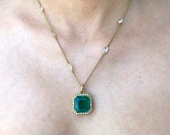 18k Yellow Gold GIA Certified 11.13 Carat Natural Zambian Emerald and Diamonds Necklace Pendant, GIA Certified Emerald and Diamonds Necklace