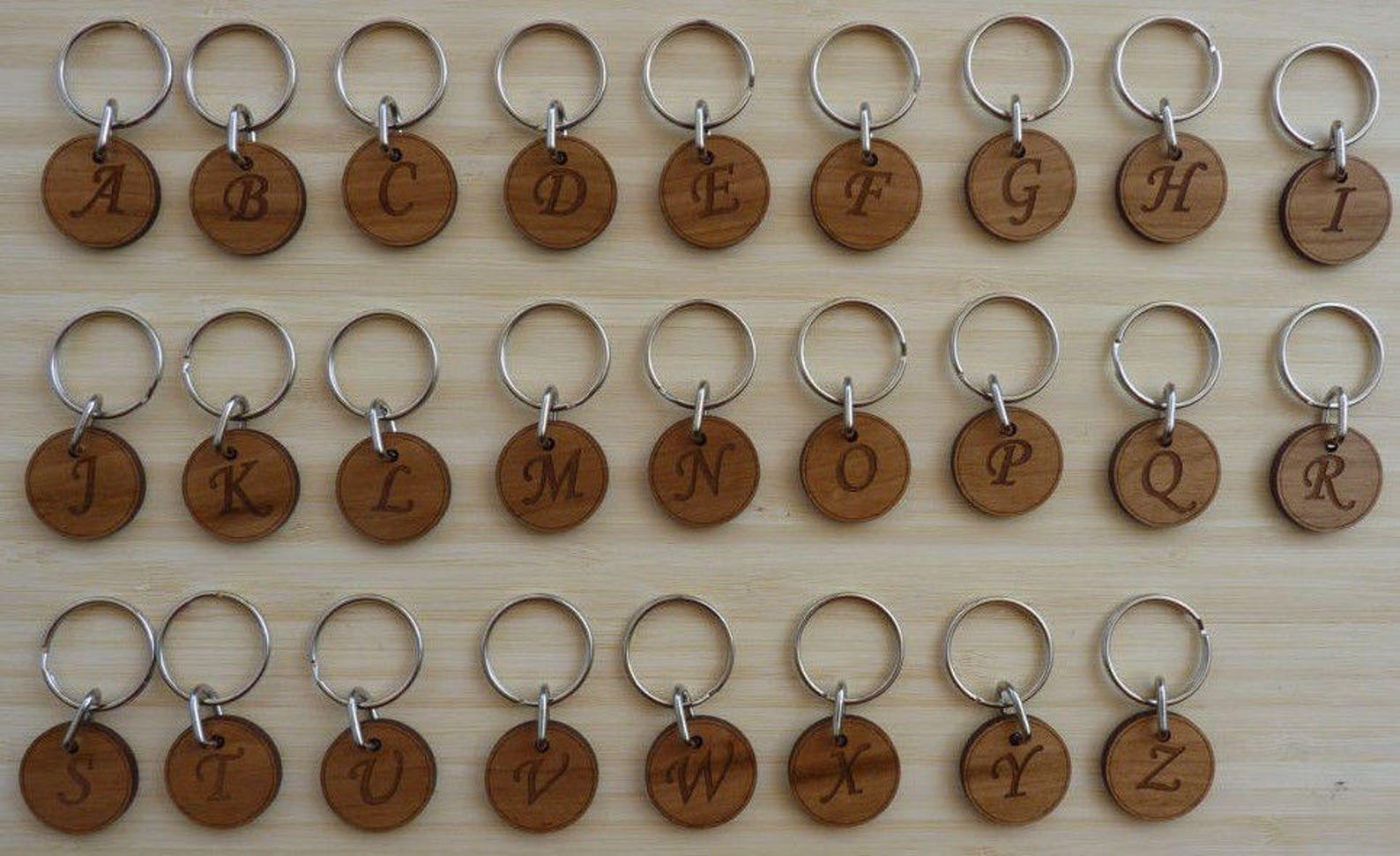 Llavero inicial Grabado de madera del alfabeto letra llaveros Etsy