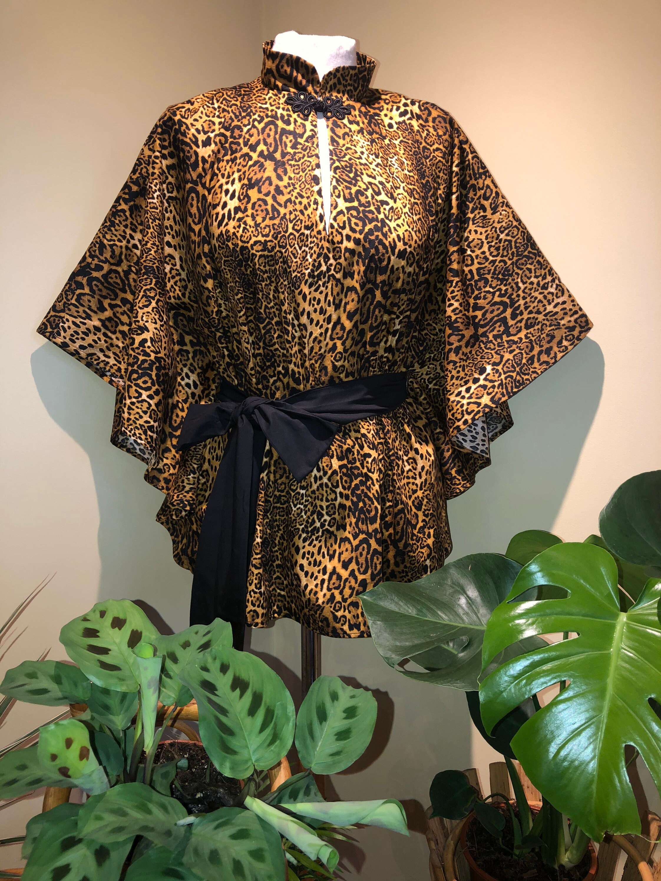 Image of Halftan - Hawaiian Caftan Top in Leopard Print Cotton