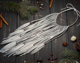 White feathers statement necklace, Extra long leather necklace, Boho wedding necklace, Leather and feathers necklace, White wedding necklace