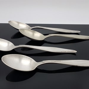 4 silver-plated spoons coffee spoons teaspoons dessert spoons Vintage cutlery Shabby