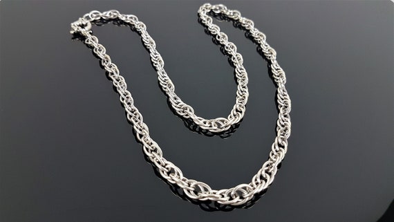 Vintage Chain Necklace Made of Metal Silver Color Fashion Jewelry