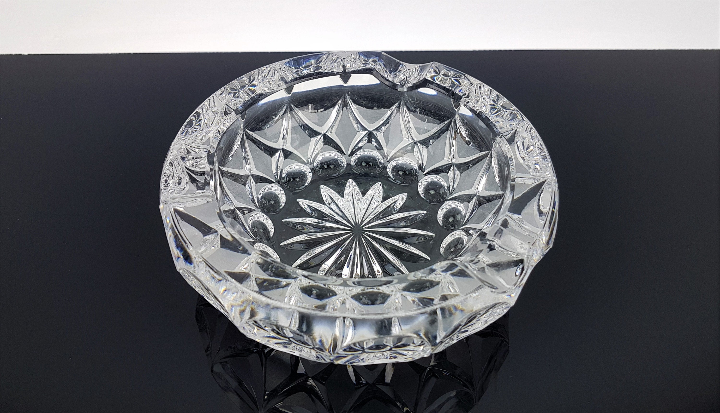 エレガントなクリスタルガラスの灰皿ヴィンテージ70年代 - Etsy 日本