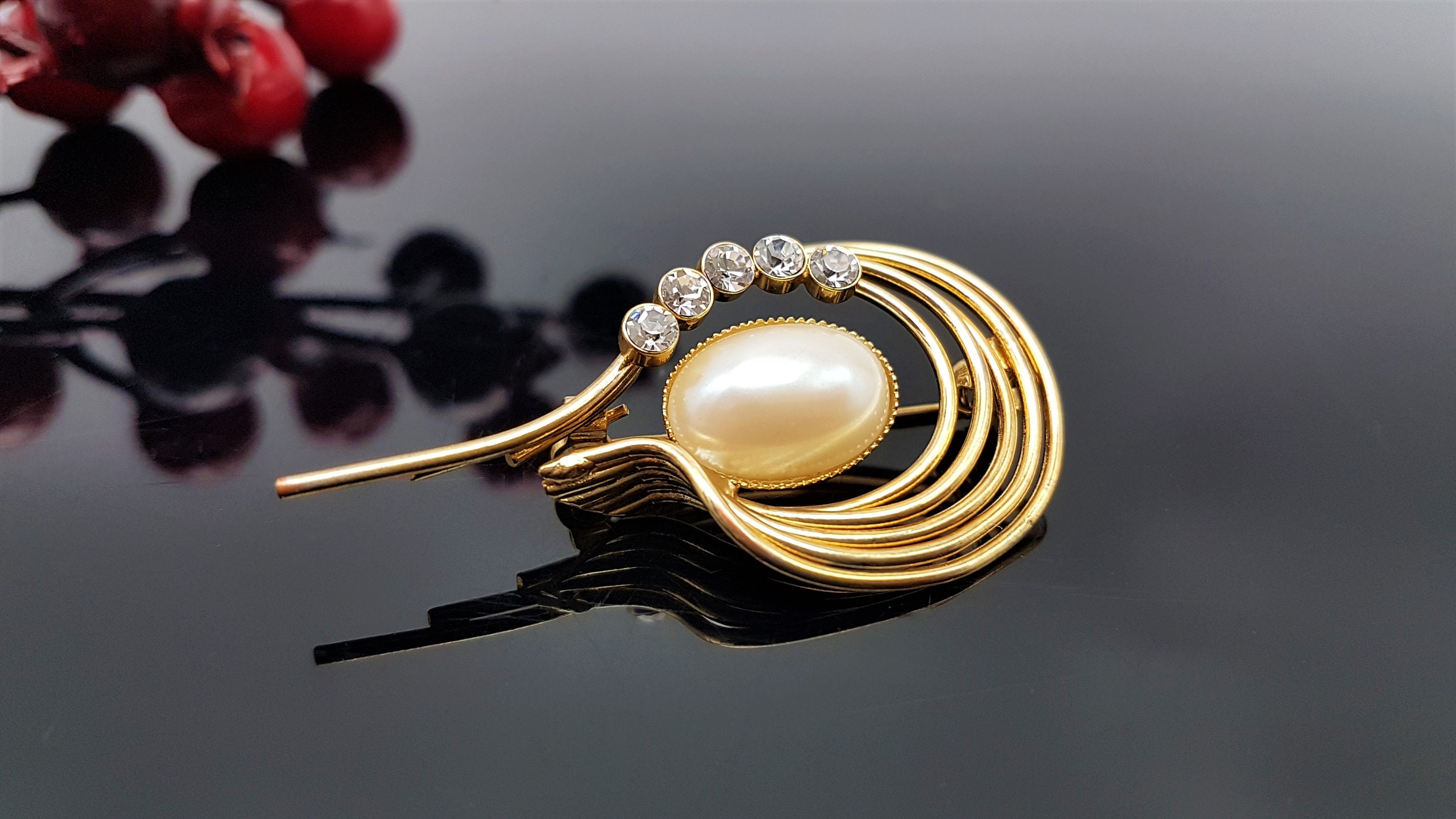 Magnifique Broche Vintage Femme Années 70 - Métal Doré Et Pierreries