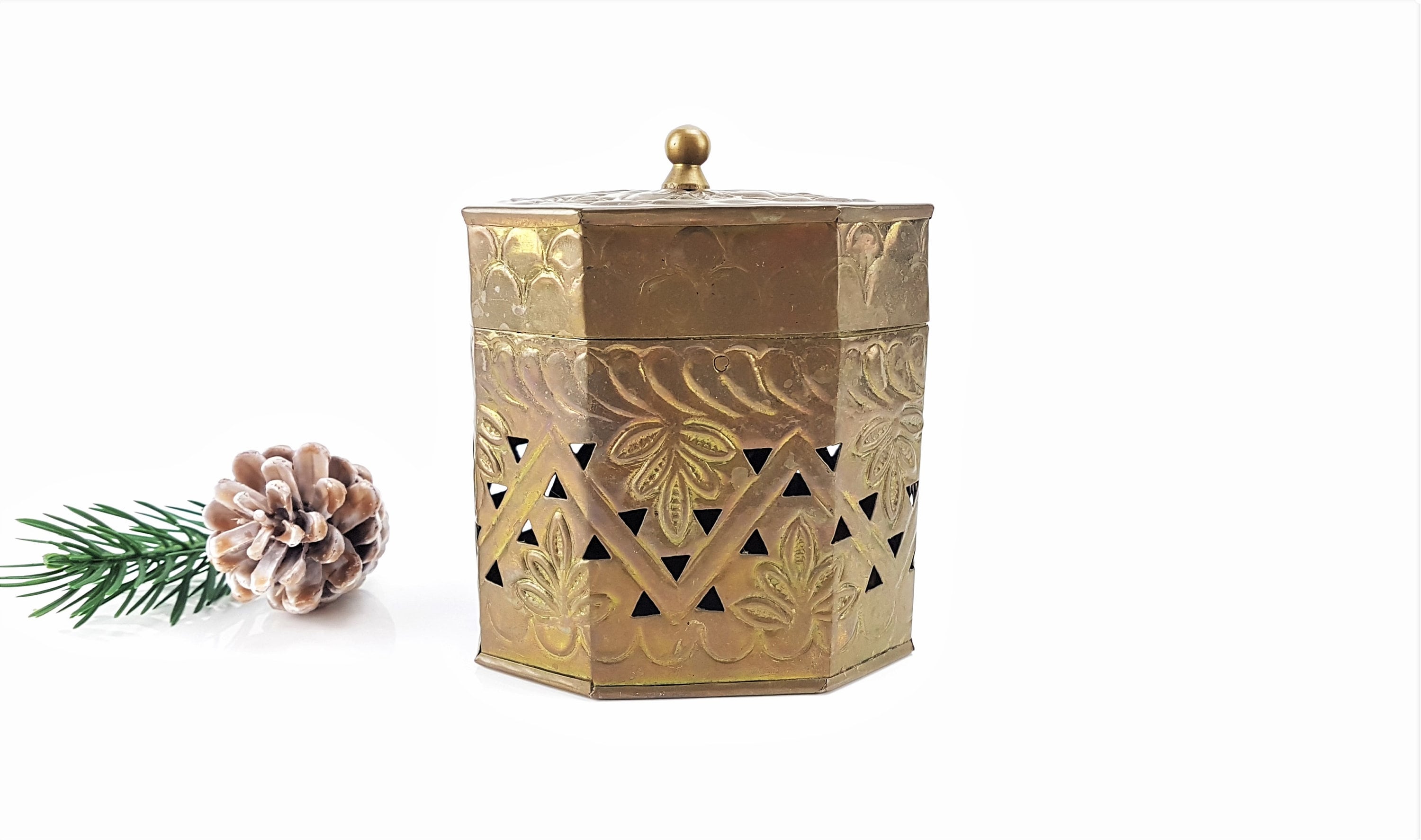 Creative Co-op エンボス加工 ブリキ製ポストボックス 10.5 x 15.5 レッド DA5059ZUR エンボス加工サービス | カスタムブリキボックスサービス | TINS\u200b\u200bPKG