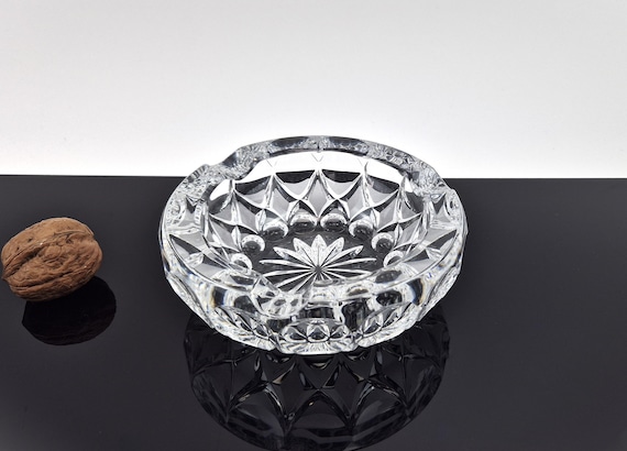 ガラス皿　アンティーク 美しいピンク色のガラスボウル（直径22.5cm） イギリス