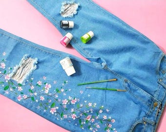 Blossom Painted Jeans Flowers on Jeans Denim Clothes Upcycle Hand Painted Denim Jeans Womens Trousers Jeans Custom Painted Jeans Boho Jeans