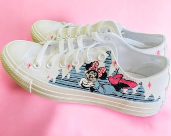 Specialmålade Converse, Vans, specialdesignade skor/sneakers, Disney skor/sneakers, Minnie Converse, unika skor, handmålade skor