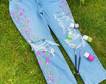 Jeans dipinti a fiori Fiori su jeans Vestiti in denim Upcycle Jeans in denim dipinti a mano Pantaloni da donna Jeans Jeans dipinti su misura Jeans Boho