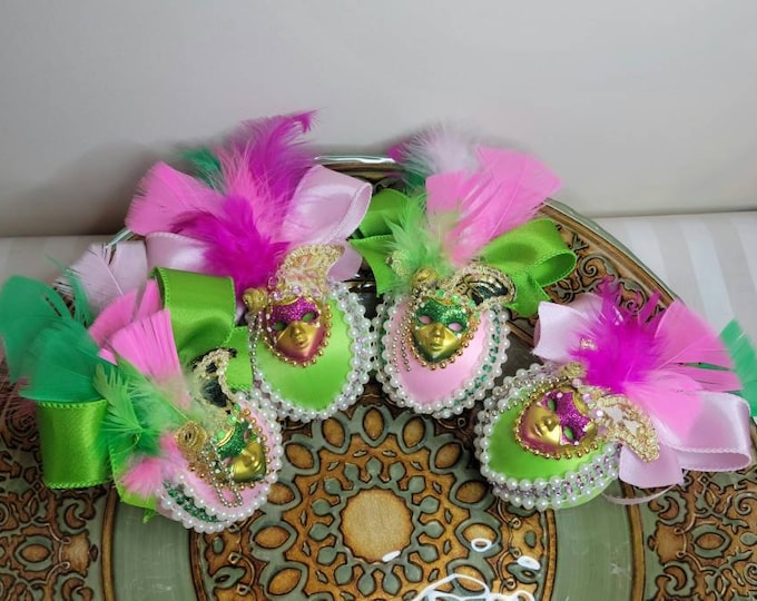 Carnivale Limited Edition Set of Four Boxed Handcrafted Christmas Ornaments in Pink and Green