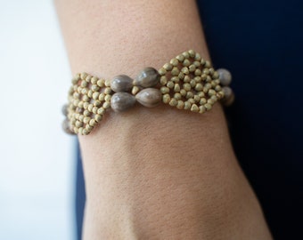 Woven Diamond Shapes Seed Bracelet / Ecuadorian Seed Bracelet / Shuar Bracelet /Orchid Seed Bracelet