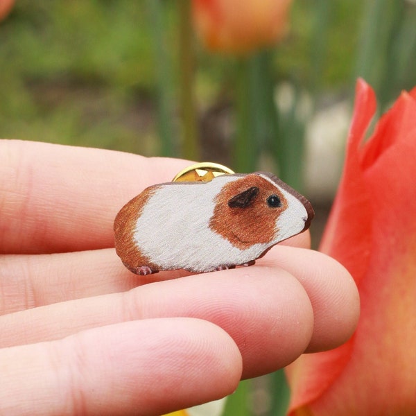 Guinea pig pin - guinea pig brooch wooden guinea pig badge Guinea pig owner gift guinea pig lovers gift Pet portrait Teddy guinea pig