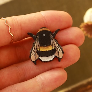 Bumblebee pin - bumblebee brooch Wooden bee jewellery bee keeper gift idea Bee brooch bee jewelry Bumblebee gift bee gift Cottagecore outfit